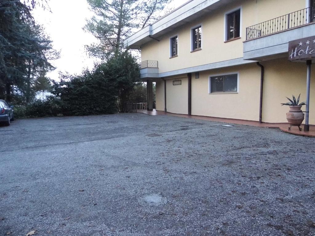 Hotel Valleumbra Torgiano Exterior photo